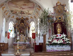 Foto vom Altar in St. Gordian und Epimach in Unterroth
